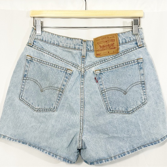 Levi’s Vintage 561 Loose Fit High Rise Denim Jean Shorts - Picture 5 of 10